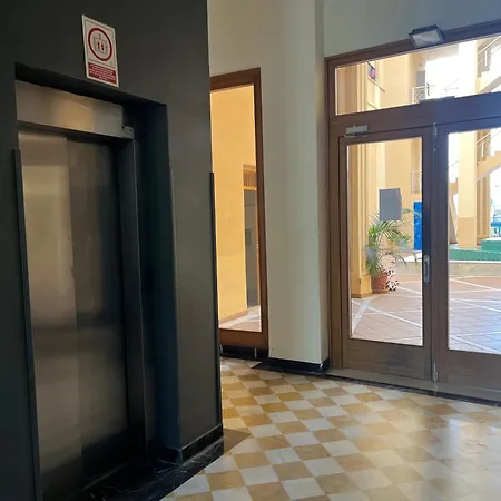 Lux Abril Apartamento *